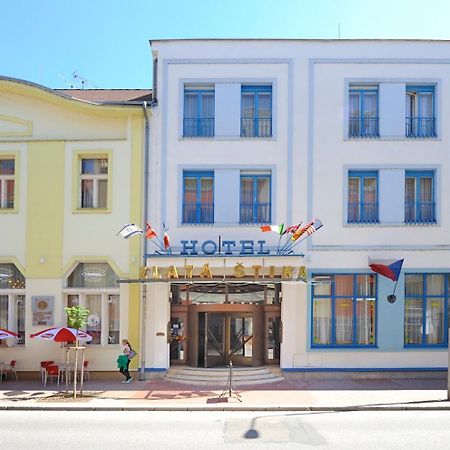 Hotel Zlata Stika Пардубіце Екстер'єр фото